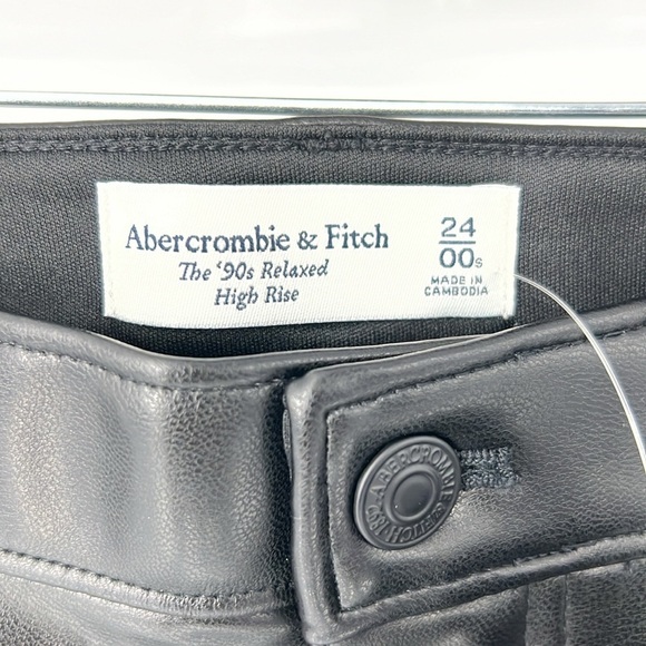 Abercrombie & Fitch NWT women’s 90’s relaxed high rise faux leather pant… - Picture 3 of 7